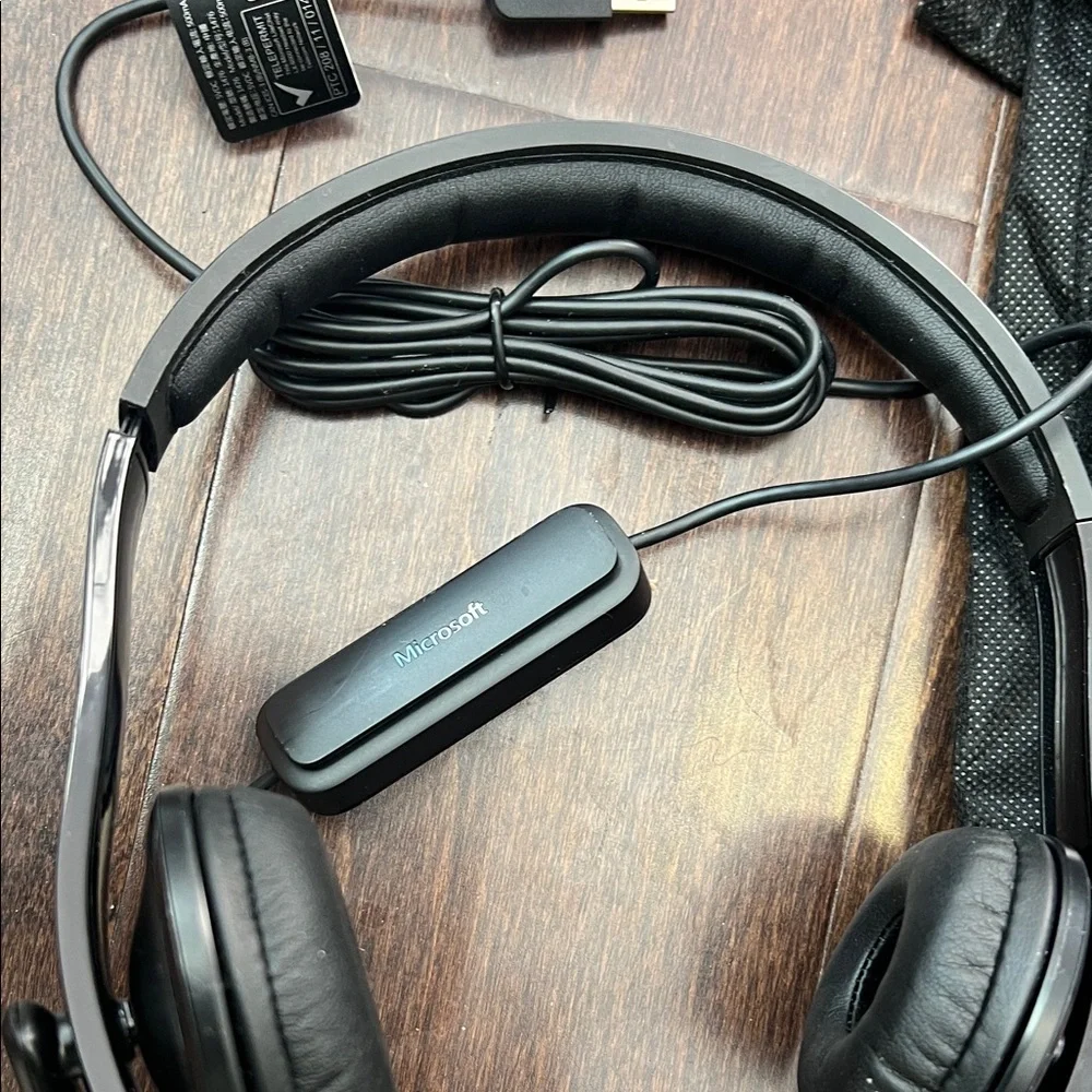 Brand new Microsoft Black USB wires Headset with Microphone
